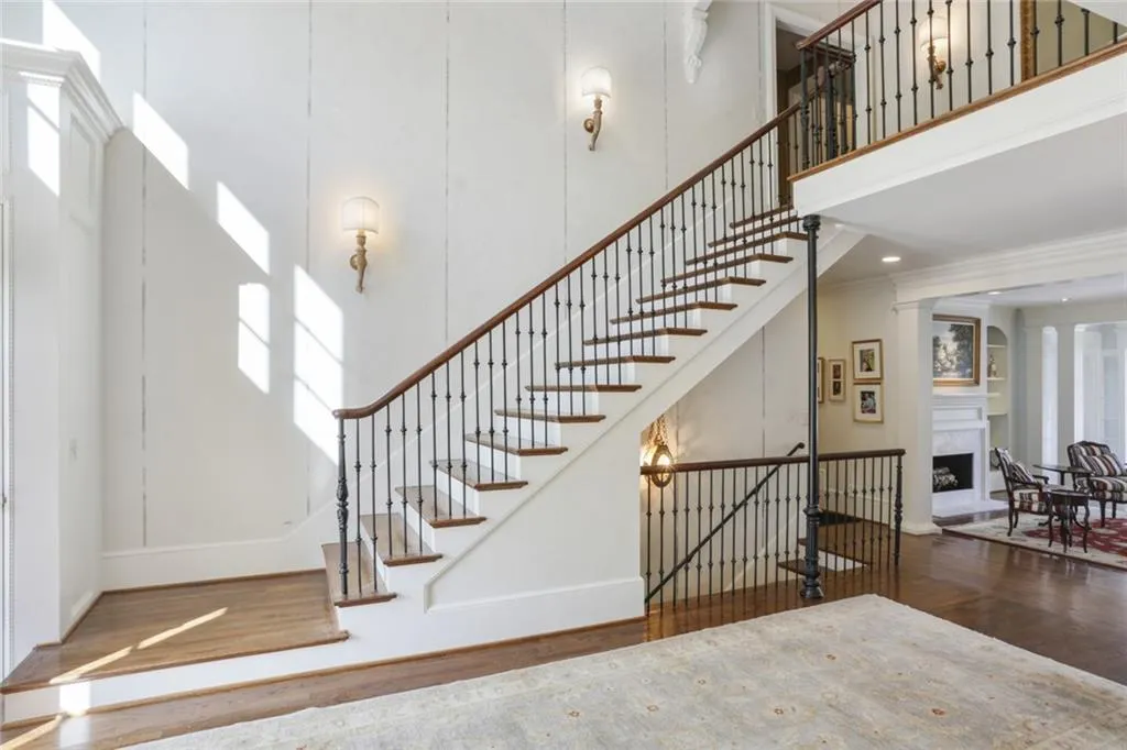 5515 Errol Place, Sandy Springs, Georgia 30327, 5 Bedrooms Bedrooms, ,6 BathroomsBathrooms,Residential,Sold,5515 Errol Place,7003914