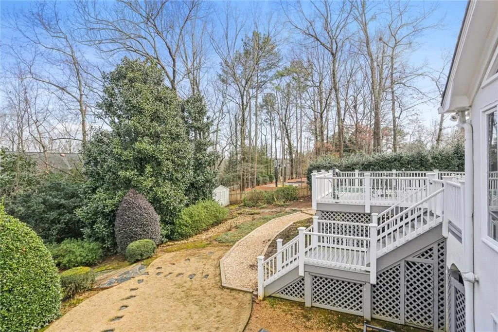 5515 Errol Place, Sandy Springs, Georgia 30327, 5 Bedrooms Bedrooms, ,6 BathroomsBathrooms,Residential,Sold,5515 Errol Place,7003914