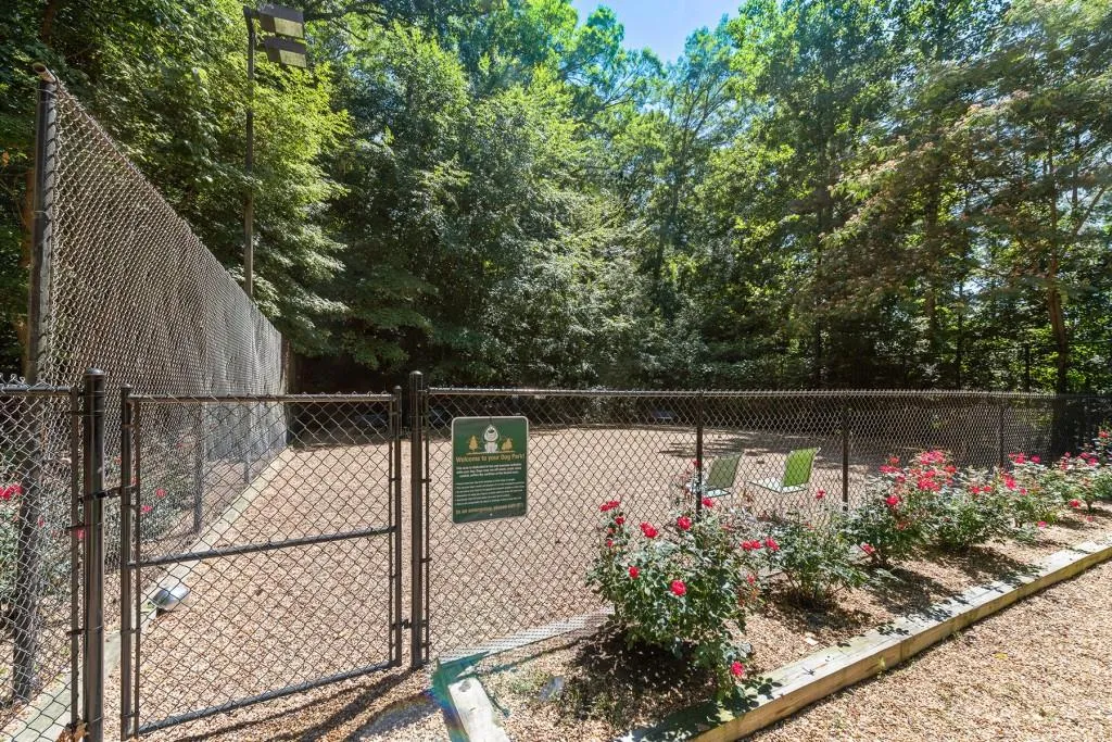 101 Bainbridge Drive, Atlanta, Georgia 30327, 1 Bedroom Bedrooms, ,1 BathroomBathrooms,Residential,Sold,101 Bainbridge Drive,6924517