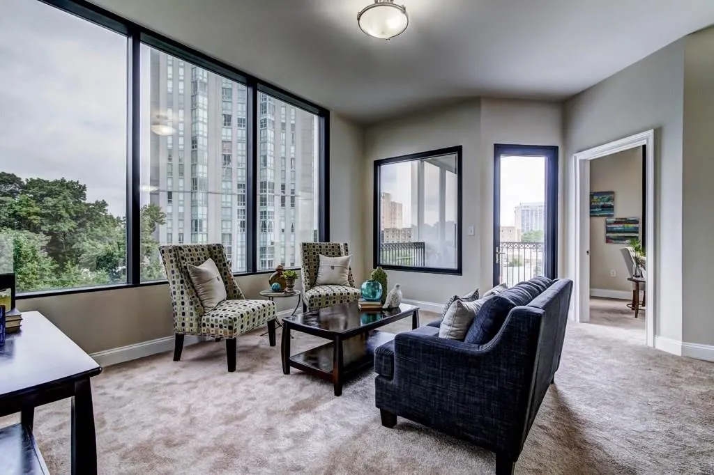 2828 Peachtree Road Nw Unit 804, Atlanta, Georgia 30305, 2 Bedrooms Bedrooms, ,2 BathroomsBathrooms,Residential,Sold,2828 Peachtree Road Nw Unit 804,5934606