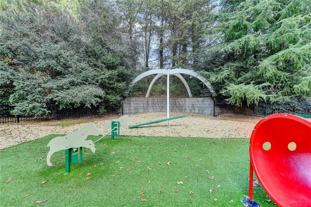 795 Hammond Drive Unit 1401, Atlanta, Georgia 30328, 2 Bedrooms Bedrooms, ,1 BathroomBathrooms,Residential,Sold,795 Hammond Drive Unit 1401,7154435