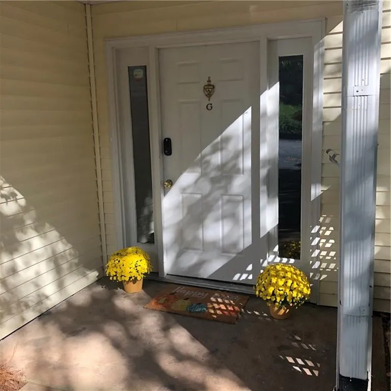 6800 Glenridge Drive Unit 6810g, Sandy Springs, Georgia 30328, 2 Bedrooms Bedrooms, ,3 BathroomsBathrooms,Residential,Sold,6800 Glenridge Drive Unit 6810g,6790150