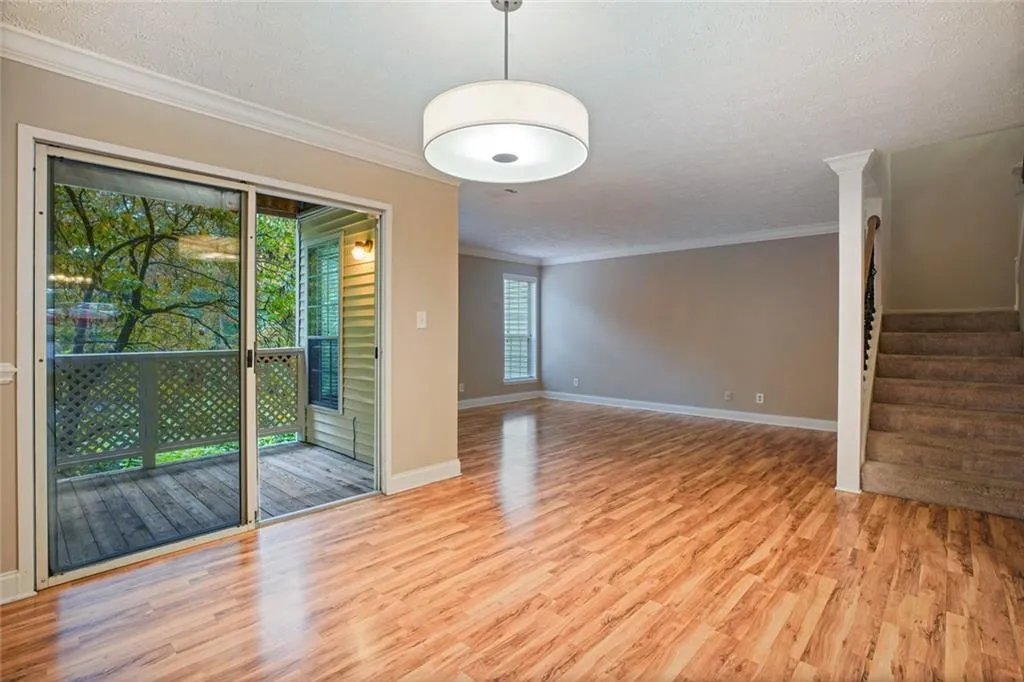 6800 Glenridge Drive Unit 6810g, Sandy Springs, Georgia 30328, 2 Bedrooms Bedrooms, ,3 BathroomsBathrooms,Residential,Sold,6800 Glenridge Drive Unit 6810g,6790150