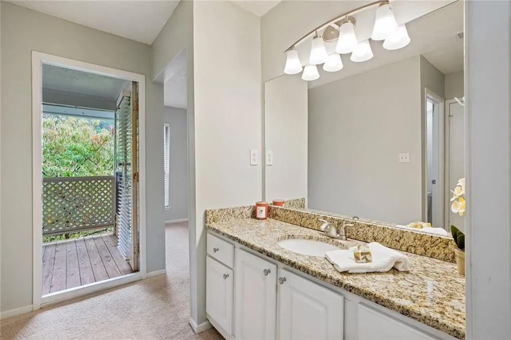 6800 Glenridge Drive Unit 6810g, Sandy Springs, Georgia 30328, 2 Bedrooms Bedrooms, ,3 BathroomsBathrooms,Residential,Sold,6800 Glenridge Drive Unit 6810g,6790150