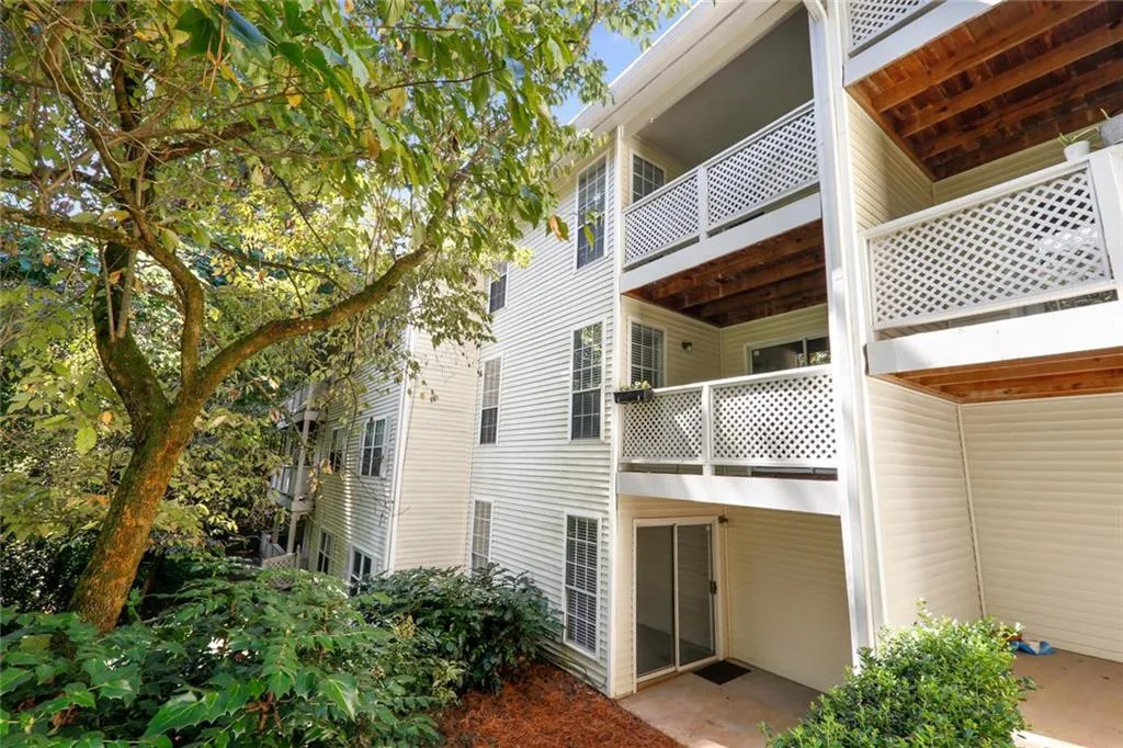 6800 Glenridge Drive Unit 6810g, Sandy Springs, Georgia 30328, 2 Bedrooms Bedrooms, ,3 BathroomsBathrooms,Residential,Sold,6800 Glenridge Drive Unit 6810g,6790150