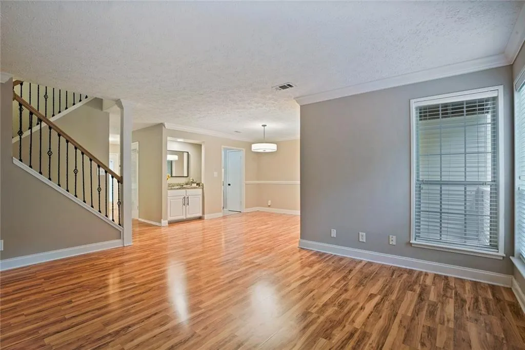 6800 Glenridge Drive Unit 6810g, Sandy Springs, Georgia 30328, 2 Bedrooms Bedrooms, ,3 BathroomsBathrooms,Residential,Sold,6800 Glenridge Drive Unit 6810g,6790150