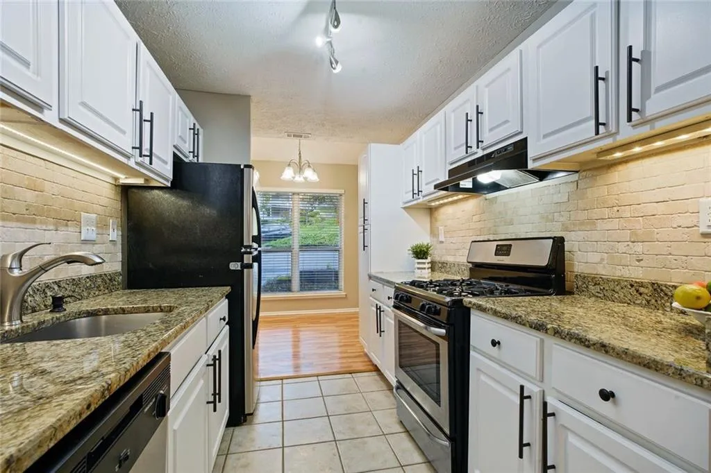 6800 Glenridge Drive Unit 6810g, Sandy Springs, Georgia 30328, 2 Bedrooms Bedrooms, ,3 BathroomsBathrooms,Residential,Sold,6800 Glenridge Drive Unit 6810g,6790150