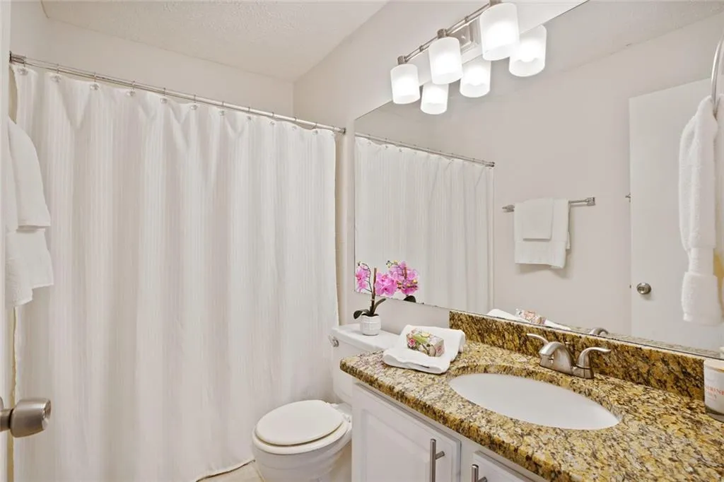6800 Glenridge Drive Unit 6810g, Sandy Springs, Georgia 30328, 2 Bedrooms Bedrooms, ,3 BathroomsBathrooms,Residential,Sold,6800 Glenridge Drive Unit 6810g,6790150