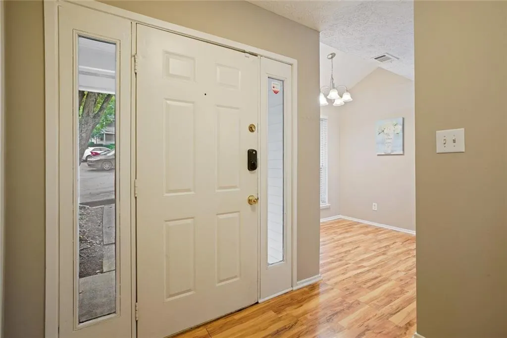 6800 Glenridge Drive Unit 6810g, Sandy Springs, Georgia 30328, 2 Bedrooms Bedrooms, ,3 BathroomsBathrooms,Residential,Sold,6800 Glenridge Drive Unit 6810g,6790150