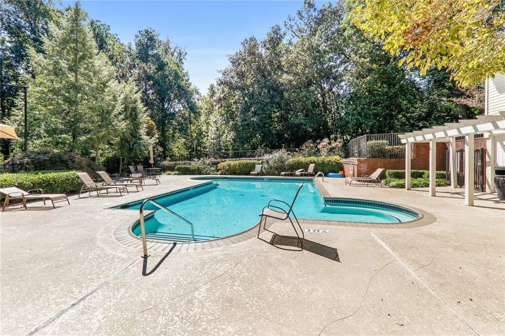 6800 Glenridge Drive Unit 6810g, Sandy Springs, Georgia 30328, 2 Bedrooms Bedrooms, ,3 BathroomsBathrooms,Residential,Sold,6800 Glenridge Drive Unit 6810g,6790150