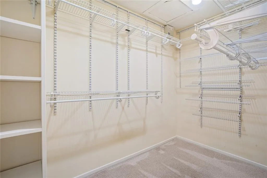 6800 Glenridge Drive Unit 6810g, Sandy Springs, Georgia 30328, 2 Bedrooms Bedrooms, ,3 BathroomsBathrooms,Residential,Sold,6800 Glenridge Drive Unit 6810g,6790150