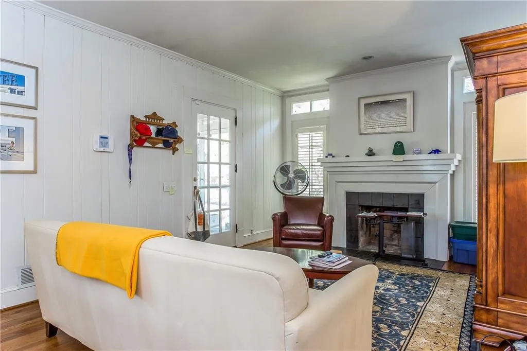 143 Mobile Avenue Ne, Atlanta, Georgia 30305, 2 Bedrooms Bedrooms, ,1 BathroomBathrooms,Residential,Sold,143 Mobile Avenue Ne,5829103