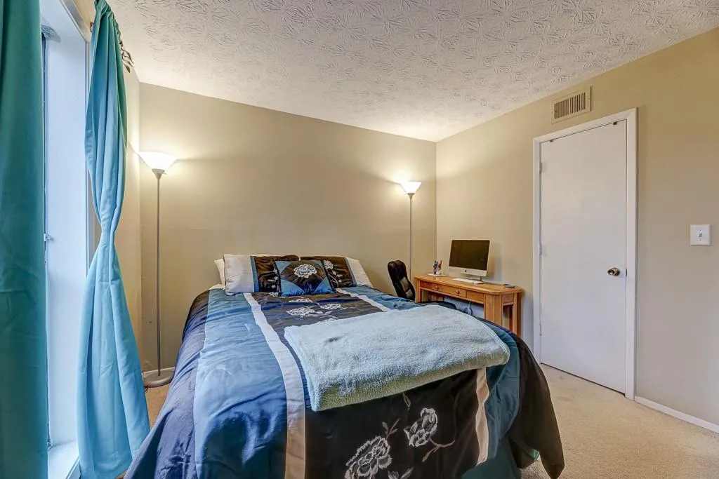 210 Woodcliff Drive, Sandy Springs, Georgia 30350, 2 Bedrooms Bedrooms, ,2 BathroomsBathrooms,Residential,Sold,210 Woodcliff Drive,6831032