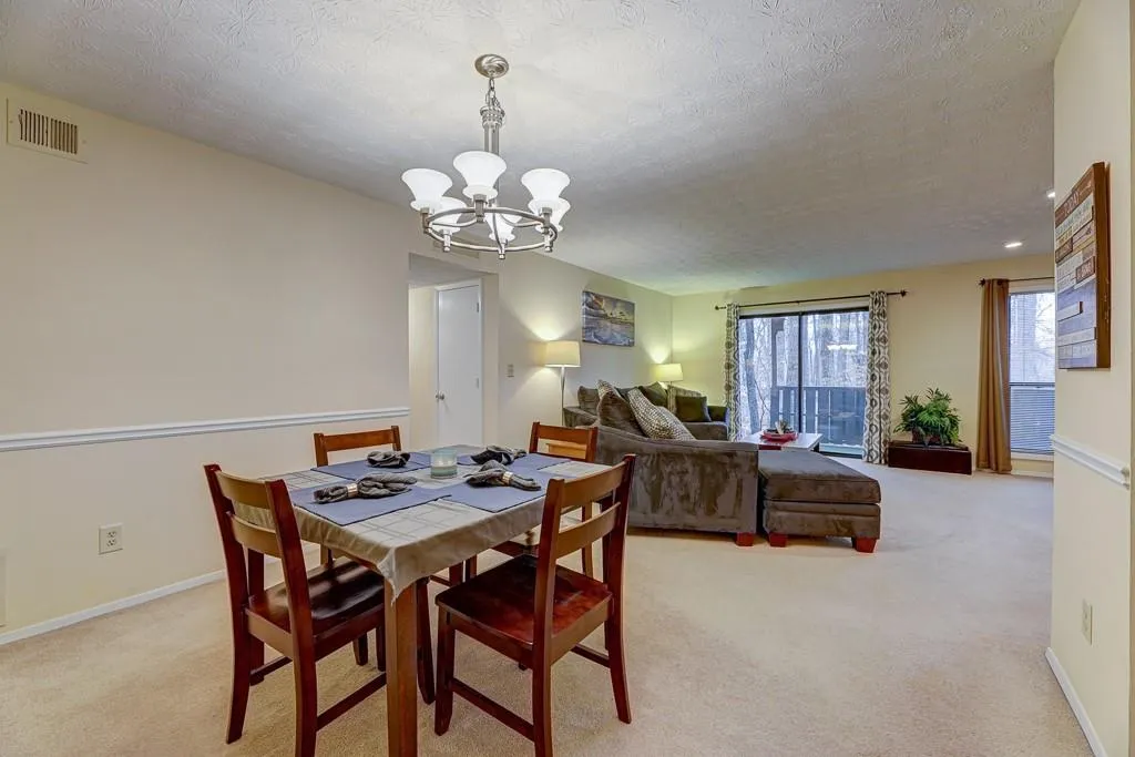 210 Woodcliff Drive, Sandy Springs, Georgia 30350, 2 Bedrooms Bedrooms, ,2 BathroomsBathrooms,Residential,Sold,210 Woodcliff Drive,6831032