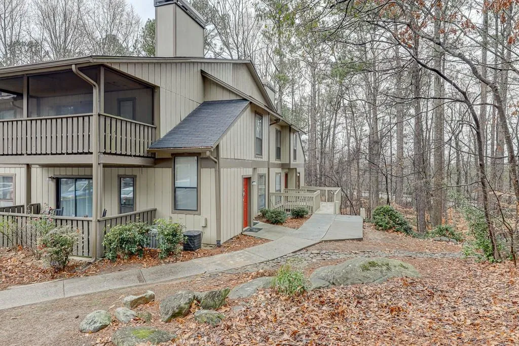210 Woodcliff Drive, Sandy Springs, Georgia 30350, 2 Bedrooms Bedrooms, ,2 BathroomsBathrooms,Residential,Sold,210 Woodcliff Drive,6831032