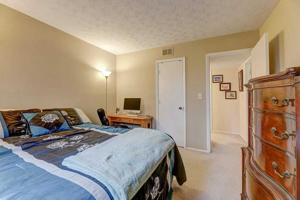 210 Woodcliff Drive, Sandy Springs, Georgia 30350, 2 Bedrooms Bedrooms, ,2 BathroomsBathrooms,Residential,Sold,210 Woodcliff Drive,6831032