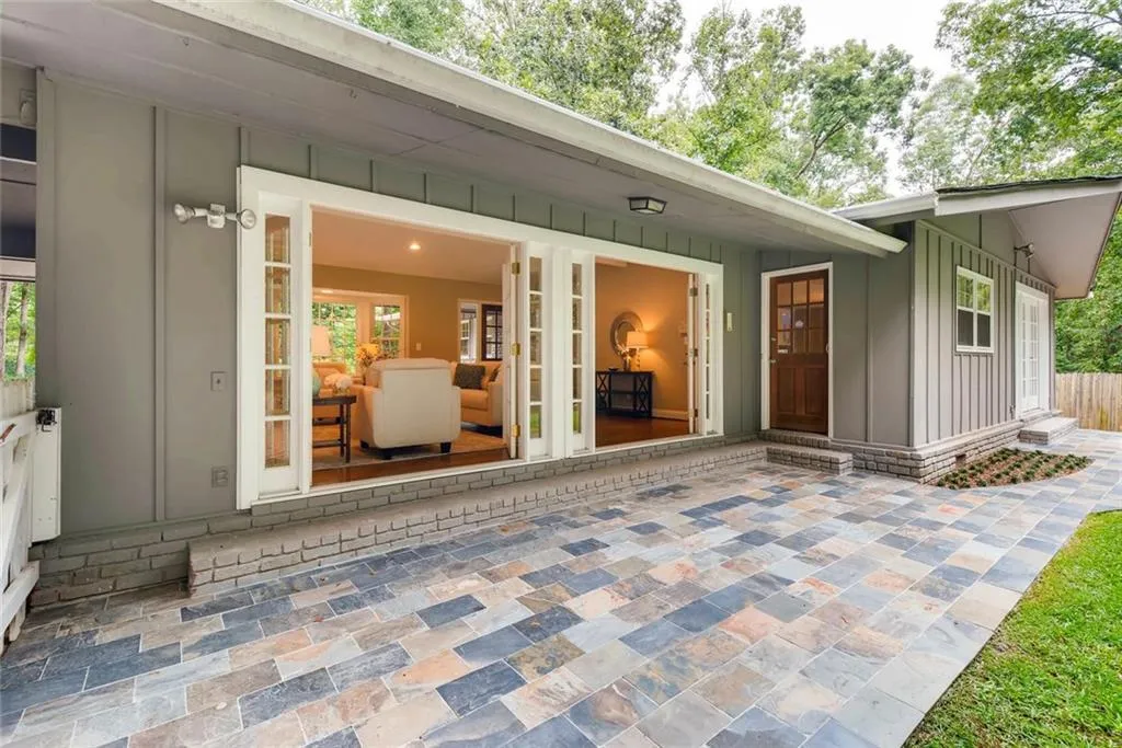435 Highbrook Drive, Sandy Springs, Georgia 30342, 3 Bedrooms Bedrooms, ,2 BathroomsBathrooms,Residential,Sold,435 Highbrook Drive,5939886