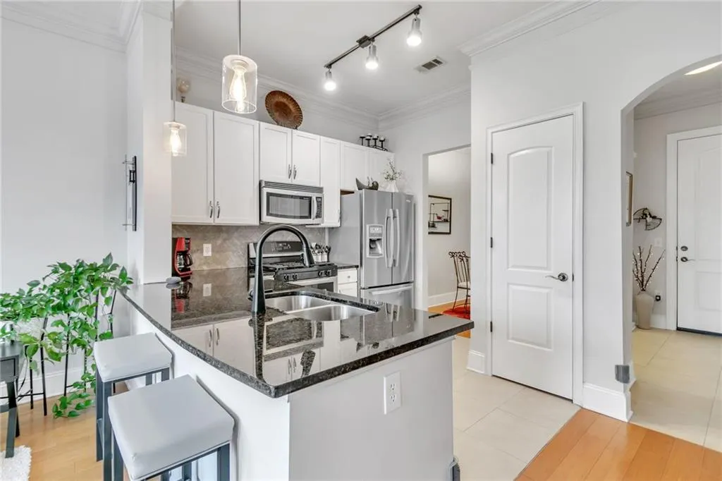3621 Vinings Slope Se Unit 1537, Atlanta, Georgia 30339, 1 Bedroom Bedrooms, ,1 BathroomBathrooms,Residential,For Sale,3621 Vinings Slope Se Unit 1537,7480584