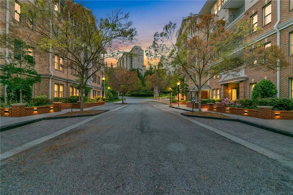 Vinings Main Condominiums in Historic Vinings Village
