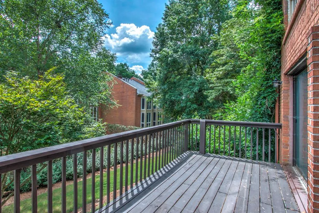 30 Willow Glen Ne, Atlanta, Georgia 30342, 4 Bedrooms Bedrooms, ,4 BathroomsBathrooms,Residential,Sold,30 Willow Glen Ne,5573351