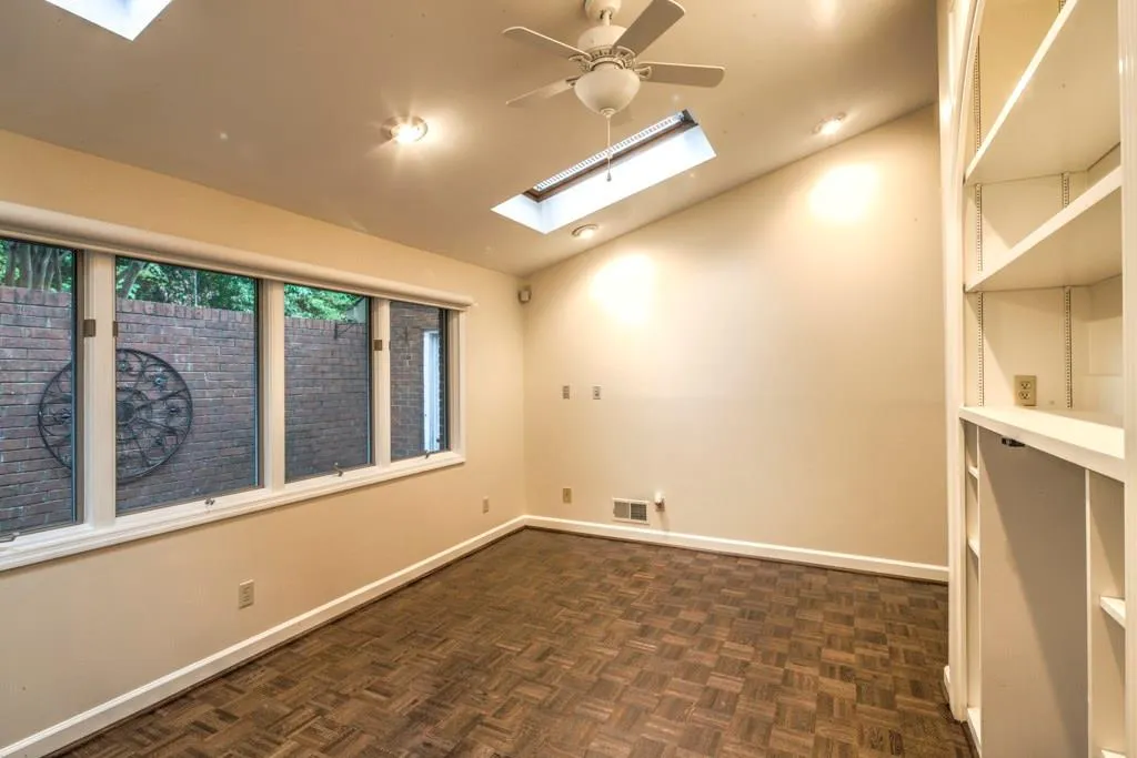 30 Willow Glen Ne, Atlanta, Georgia 30342, 4 Bedrooms Bedrooms, ,4 BathroomsBathrooms,Residential,Sold,30 Willow Glen Ne,5573351