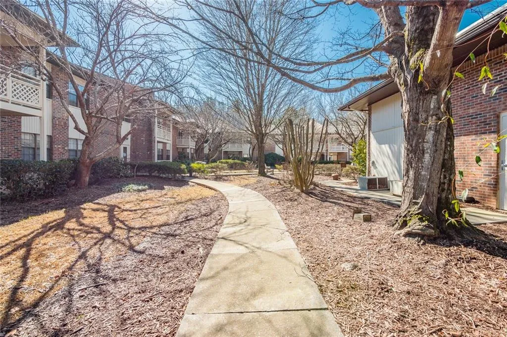 475 Mount Vernon Highway Ne Unit 117a, Sandy Springs, Georgia 30328, 1 Bedroom Bedrooms, ,1 BathroomBathrooms,Residential,Sold,475 Mount Vernon Highway Ne Unit 117a,6944269