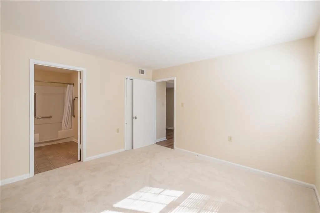 475 Mount Vernon Highway Ne Unit 117a, Sandy Springs, Georgia 30328, 1 Bedroom Bedrooms, ,1 BathroomBathrooms,Residential,Sold,475 Mount Vernon Highway Ne Unit 117a,6944269