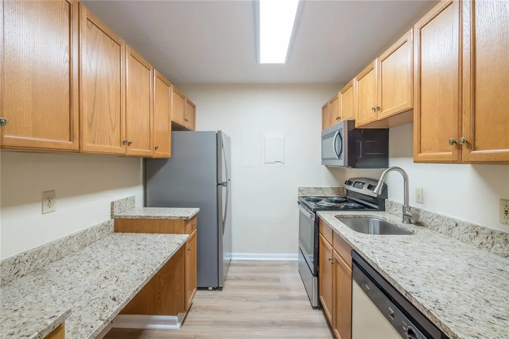 475 Mount Vernon Highway Ne Unit 117a, Sandy Springs, Georgia 30328, 1 Bedroom Bedrooms, ,1 BathroomBathrooms,Residential,Sold,475 Mount Vernon Highway Ne Unit 117a,6944269