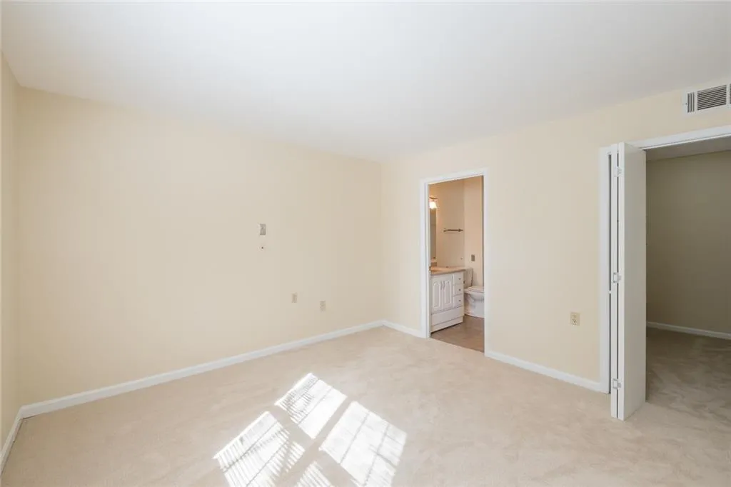 475 Mount Vernon Highway Ne Unit 117a, Sandy Springs, Georgia 30328, 1 Bedroom Bedrooms, ,1 BathroomBathrooms,Residential,Sold,475 Mount Vernon Highway Ne Unit 117a,6944269