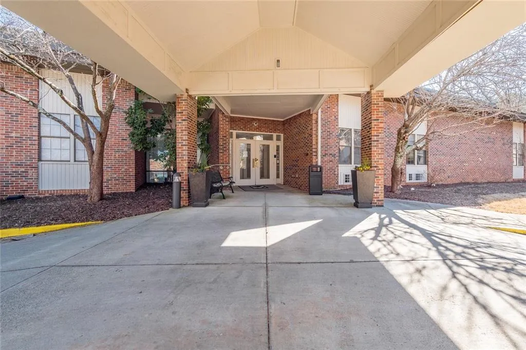 475 Mount Vernon Highway Ne Unit 117a, Sandy Springs, Georgia 30328, 1 Bedroom Bedrooms, ,1 BathroomBathrooms,Residential,Sold,475 Mount Vernon Highway Ne Unit 117a,6944269