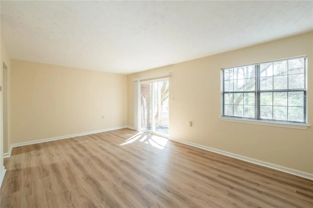 475 Mount Vernon Highway Ne Unit 117a, Sandy Springs, Georgia 30328, 1 Bedroom Bedrooms, ,1 BathroomBathrooms,Residential,Sold,475 Mount Vernon Highway Ne Unit 117a,6944269