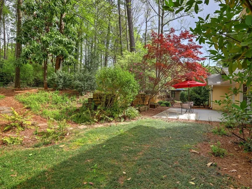 670 Spalding Drive, Sandy Springs, Georgia 30328, 5 Bedrooms Bedrooms, ,3 BathroomsBathrooms,Residential,Sold,670 Spalding Drive,7029651