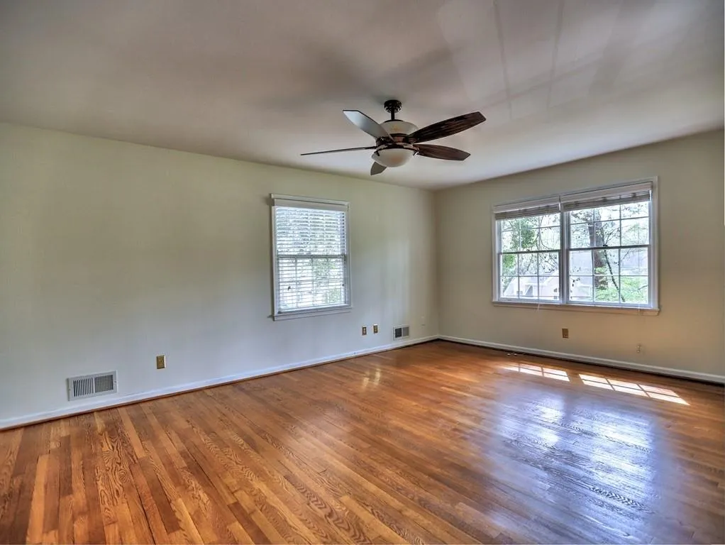 670 Spalding Drive, Sandy Springs, Georgia 30328, 5 Bedrooms Bedrooms, ,3 BathroomsBathrooms,Residential,Sold,670 Spalding Drive,7029651