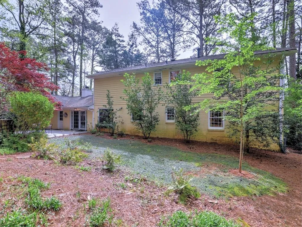 670 Spalding Drive, Sandy Springs, Georgia 30328, 5 Bedrooms Bedrooms, ,3 BathroomsBathrooms,Residential,Sold,670 Spalding Drive,7029651