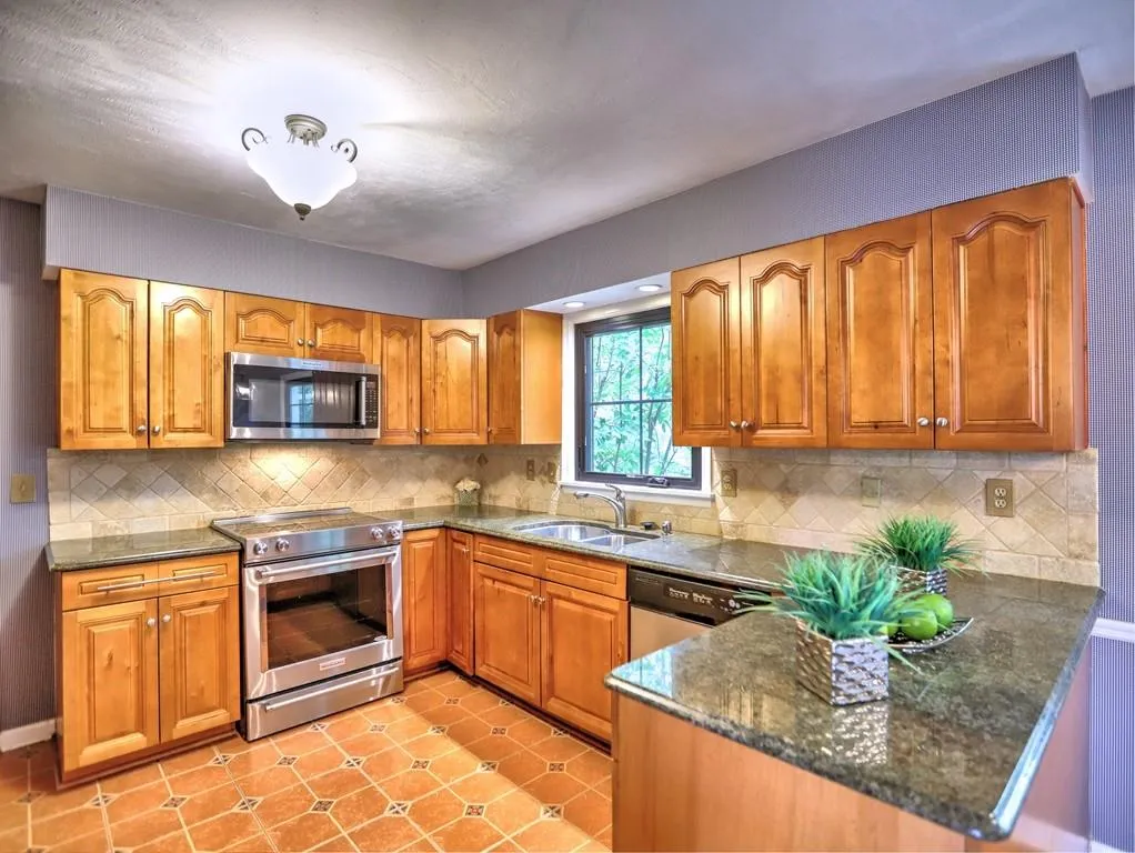 670 Spalding Drive, Sandy Springs, Georgia 30328, 5 Bedrooms Bedrooms, ,3 BathroomsBathrooms,Residential,Sold,670 Spalding Drive,7029651