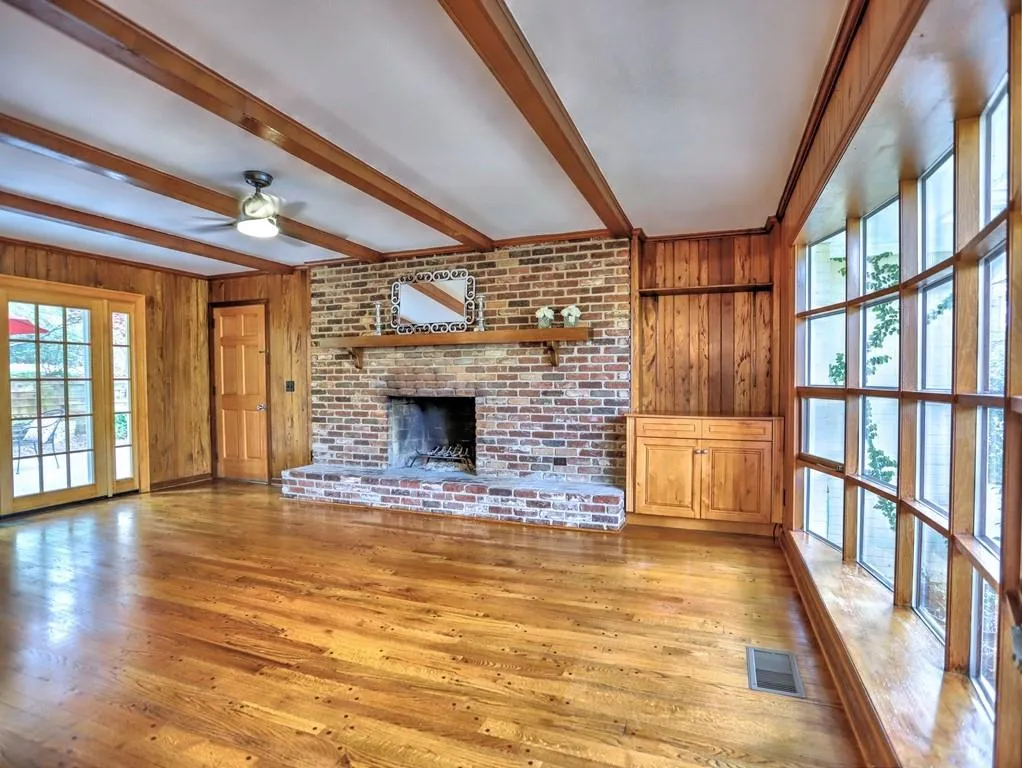 670 Spalding Drive, Sandy Springs, Georgia 30328, 5 Bedrooms Bedrooms, ,3 BathroomsBathrooms,Residential,Sold,670 Spalding Drive,7029651