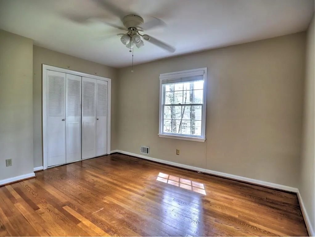 670 Spalding Drive, Sandy Springs, Georgia 30328, 5 Bedrooms Bedrooms, ,3 BathroomsBathrooms,Residential,Sold,670 Spalding Drive,7029651