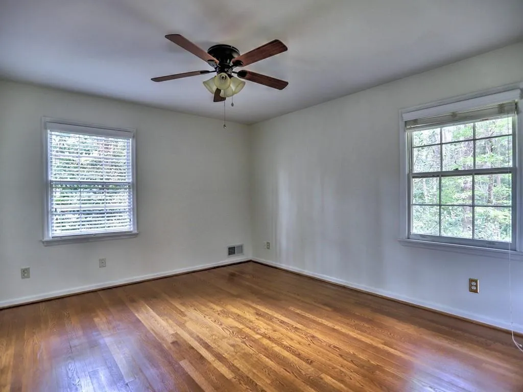 670 Spalding Drive, Sandy Springs, Georgia 30328, 5 Bedrooms Bedrooms, ,3 BathroomsBathrooms,Residential,Sold,670 Spalding Drive,7029651