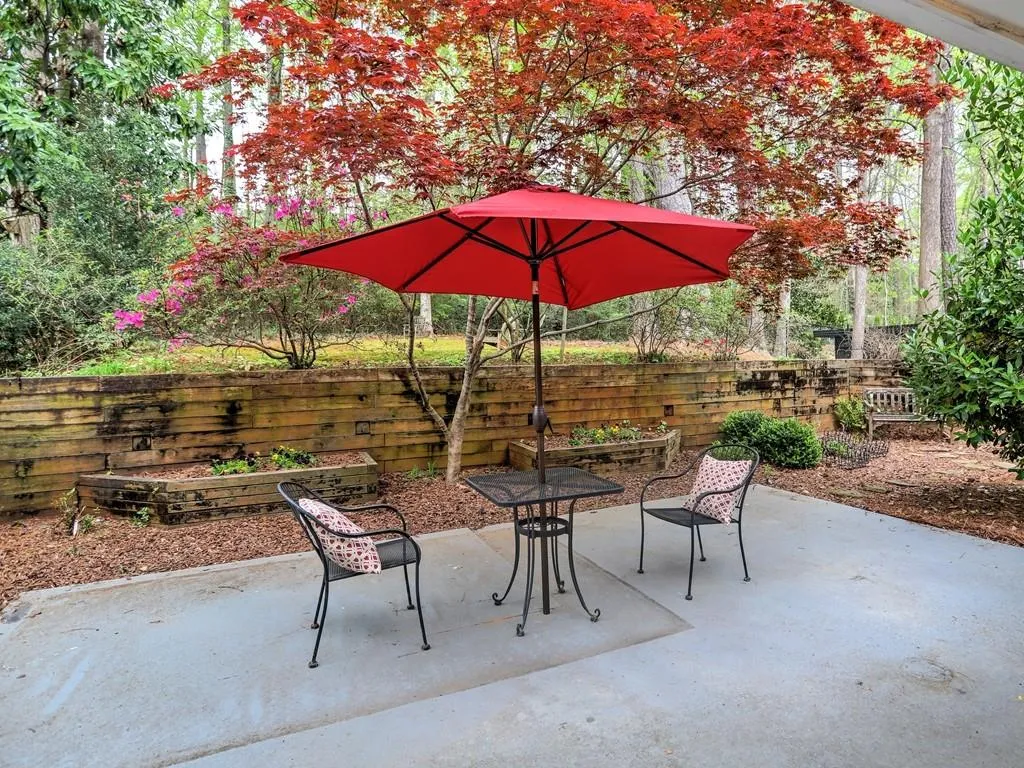 670 Spalding Drive, Sandy Springs, Georgia 30328, 5 Bedrooms Bedrooms, ,3 BathroomsBathrooms,Residential,Sold,670 Spalding Drive,7029651