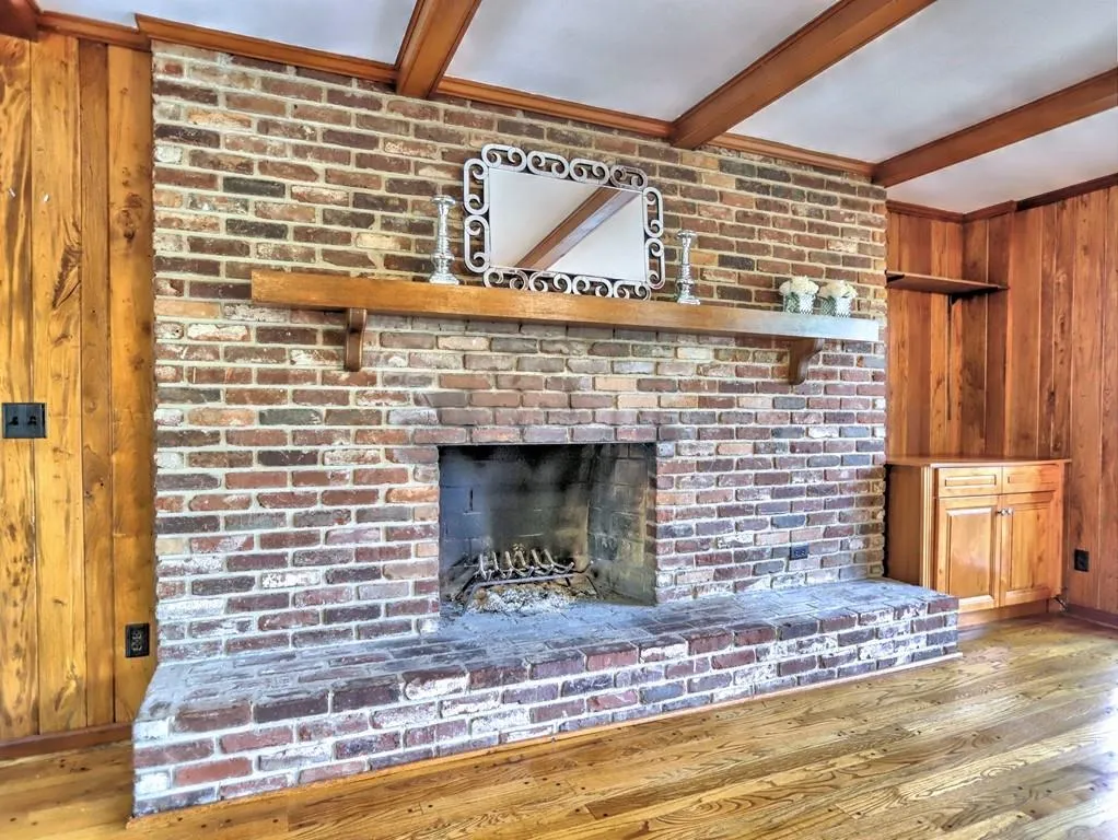 670 Spalding Drive, Sandy Springs, Georgia 30328, 5 Bedrooms Bedrooms, ,3 BathroomsBathrooms,Residential,Sold,670 Spalding Drive,7029651