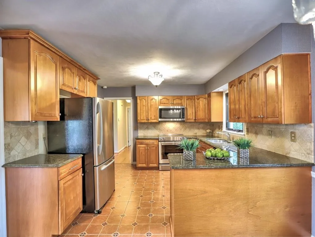 670 Spalding Drive, Sandy Springs, Georgia 30328, 5 Bedrooms Bedrooms, ,3 BathroomsBathrooms,Residential,Sold,670 Spalding Drive,7029651