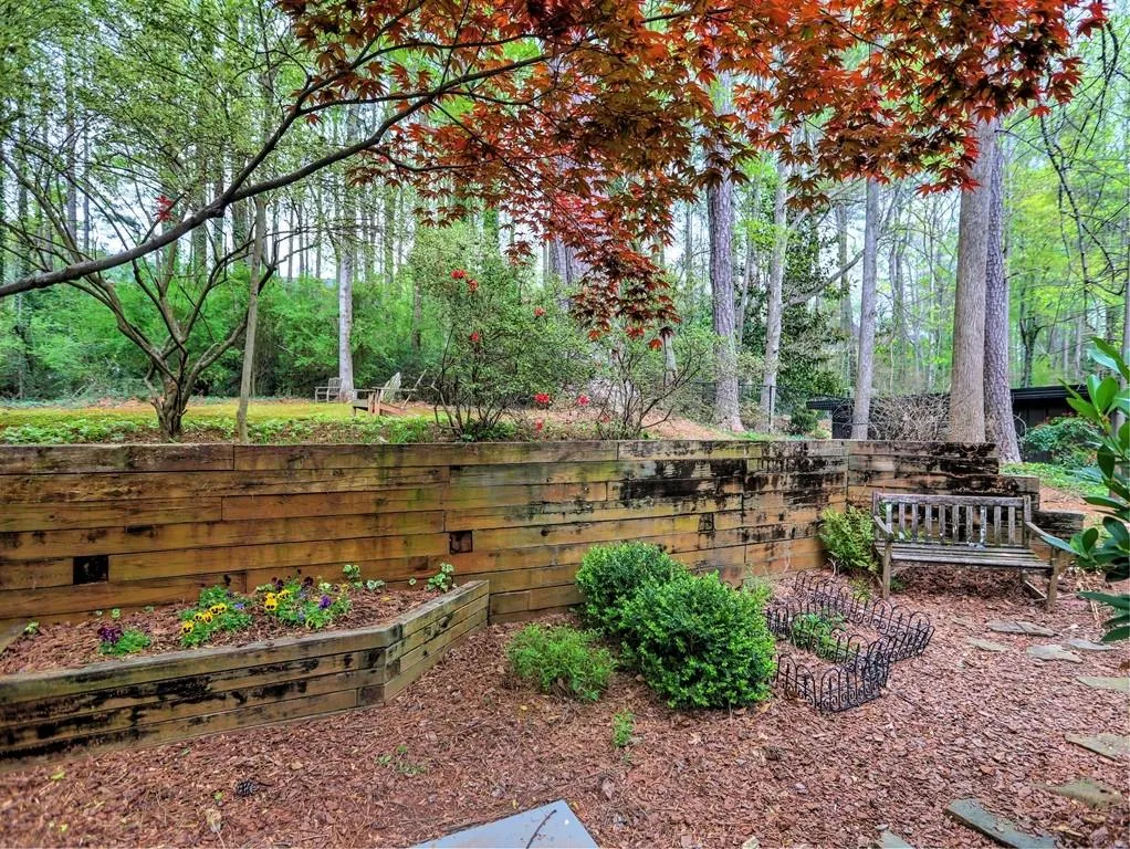 670 Spalding Drive, Sandy Springs, Georgia 30328, 5 Bedrooms Bedrooms, ,3 BathroomsBathrooms,Residential,Sold,670 Spalding Drive,7029651