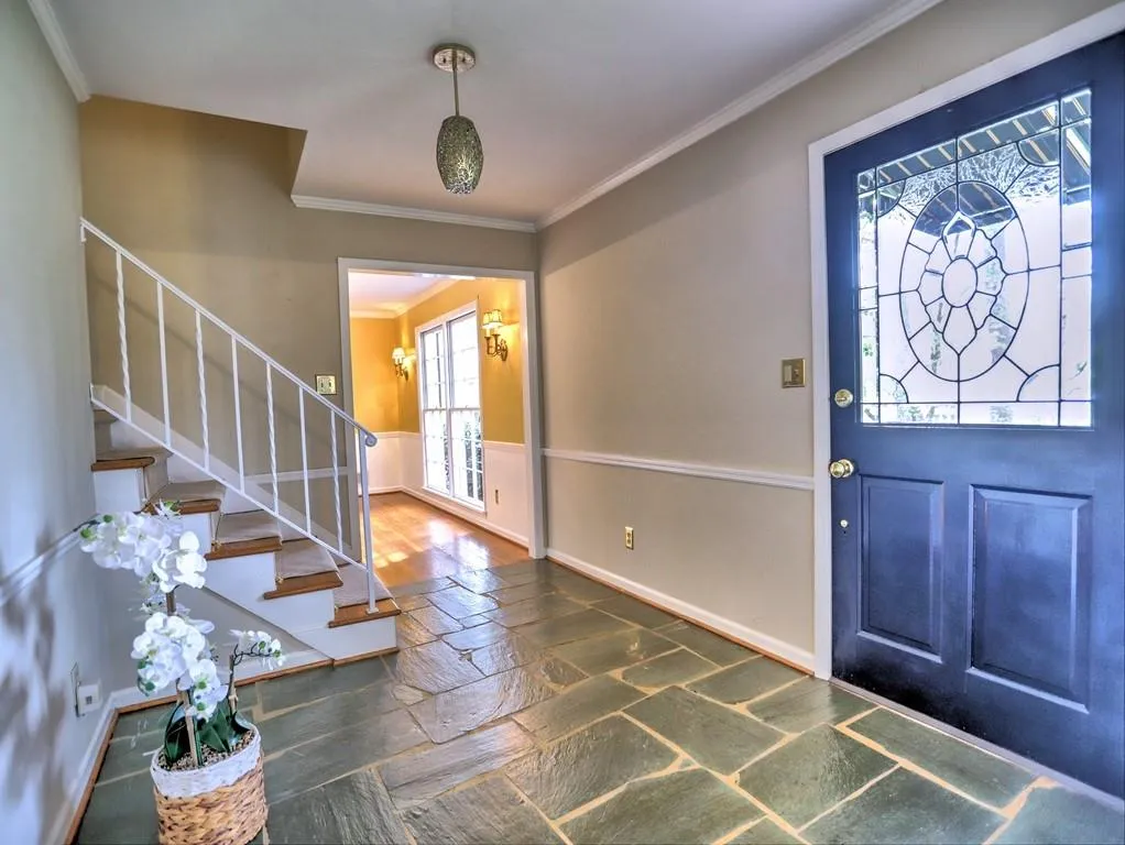 670 Spalding Drive, Sandy Springs, Georgia 30328, 5 Bedrooms Bedrooms, ,3 BathroomsBathrooms,Residential,Sold,670 Spalding Drive,7029651