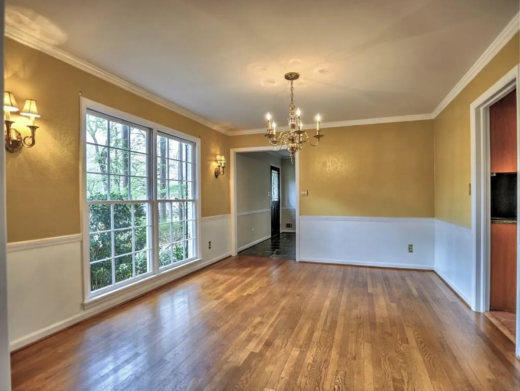 670 Spalding Drive, Sandy Springs, Georgia 30328, 5 Bedrooms Bedrooms, ,3 BathroomsBathrooms,Residential,Sold,670 Spalding Drive,7029651