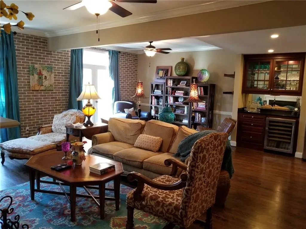 57 Willow Glen Ne, Atlanta, Georgia 30342, 3 Bedrooms Bedrooms, ,2 BathroomsBathrooms,Residential,Sold,57 Willow Glen Ne,5952824