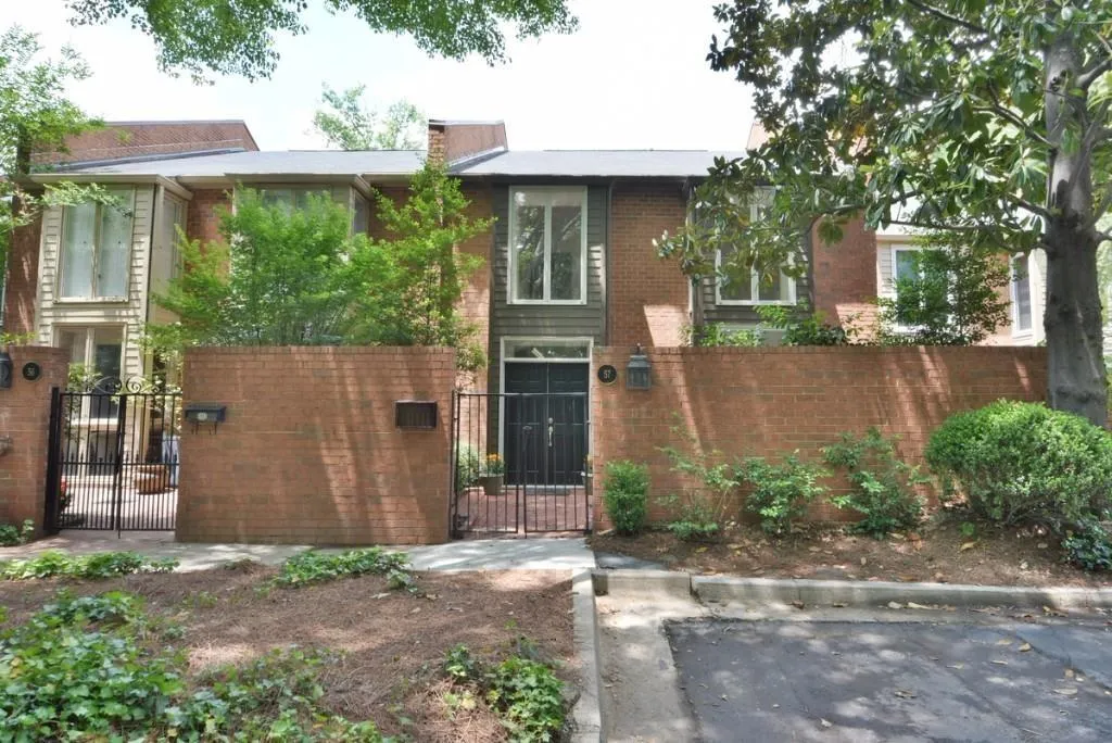 57 Willow Glen Ne, Atlanta, Georgia 30342, 3 Bedrooms Bedrooms, ,2 BathroomsBathrooms,Residential,Sold,57 Willow Glen Ne,5952824