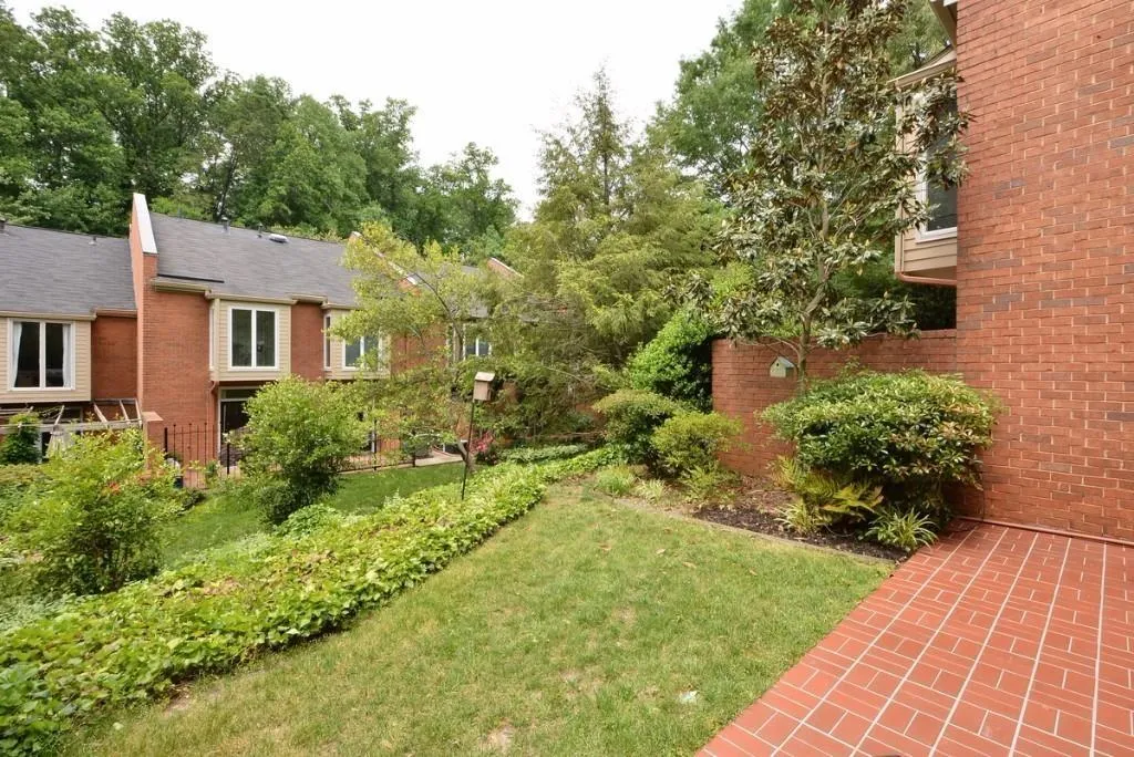 57 Willow Glen Ne, Atlanta, Georgia 30342, 3 Bedrooms Bedrooms, ,2 BathroomsBathrooms,Residential,Sold,57 Willow Glen Ne,5952824