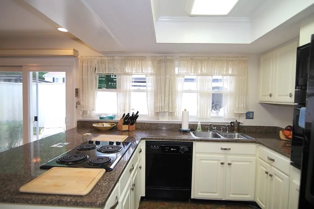 7118 Stonington Drive Unit 7118, Sandy Springs, Georgia 30328, 3 Bedrooms Bedrooms, ,2 BathroomsBathrooms,Residential,Sold,7118 Stonington Drive Unit 7118,5835751
