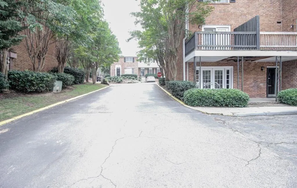 6520 Roswell Road Unit 30, Atlanta, Georgia 30328, 2 Bedrooms Bedrooms, ,2 BathroomsBathrooms,Residential,Sold,6520 Roswell Road Unit 30,6809417