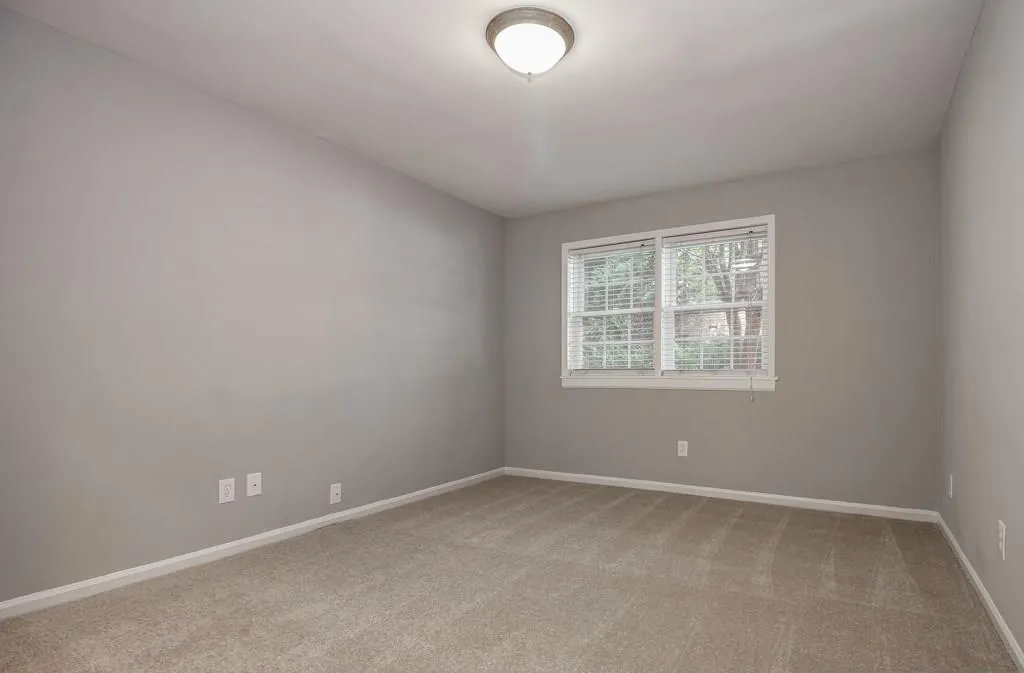 6520 Roswell Road Unit 30, Atlanta, Georgia 30328, 2 Bedrooms Bedrooms, ,2 BathroomsBathrooms,Residential,Sold,6520 Roswell Road Unit 30,6809417